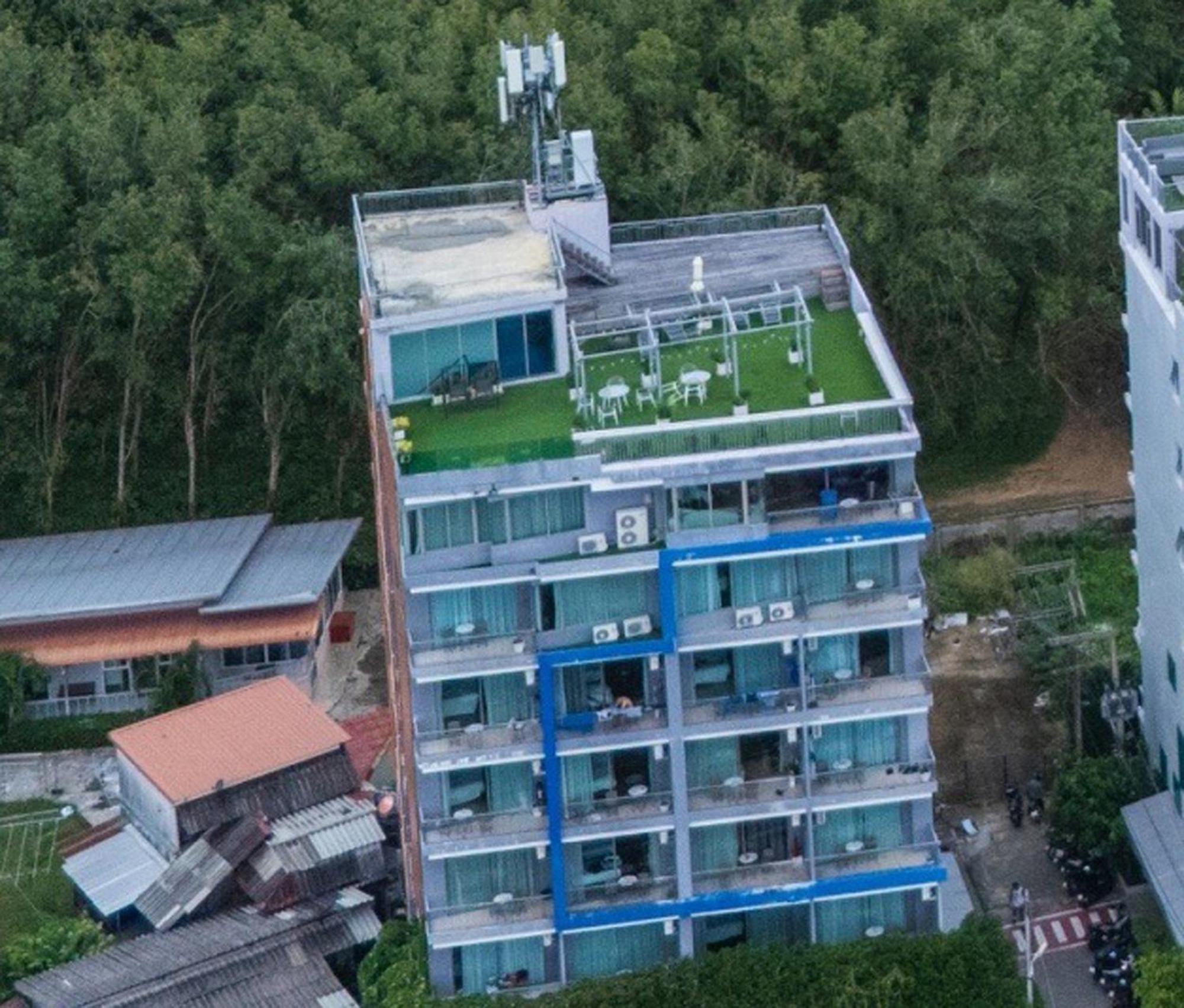 The Blue Hotel Chalong